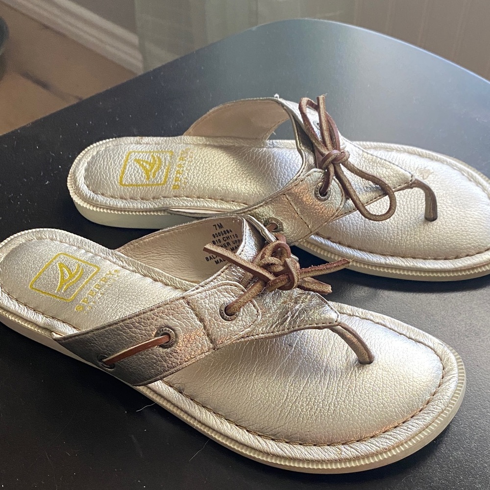 Sperry Metallic Gold Leather Thong Sandals with Brown Lace Accent - Picture 2 of 8